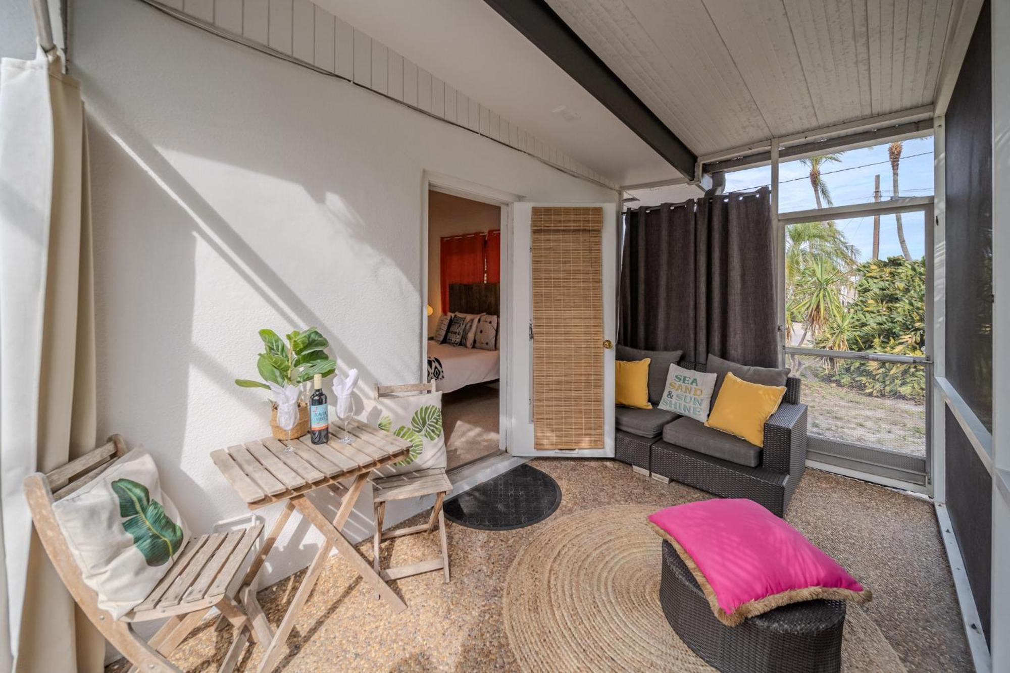 Fantastic Island House 1 Mile To The Beach With Heated Pool Сарасота Екстериор снимка